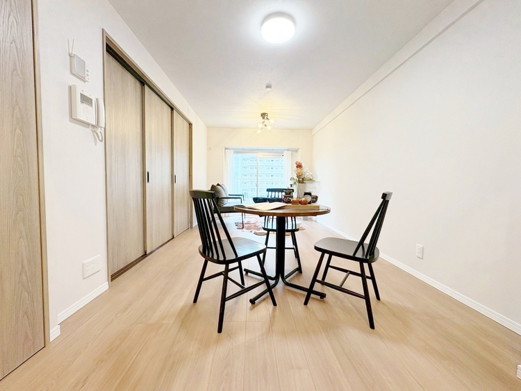 居間 過ごす時間が、たくさんの思い出として紡がれていく場所。