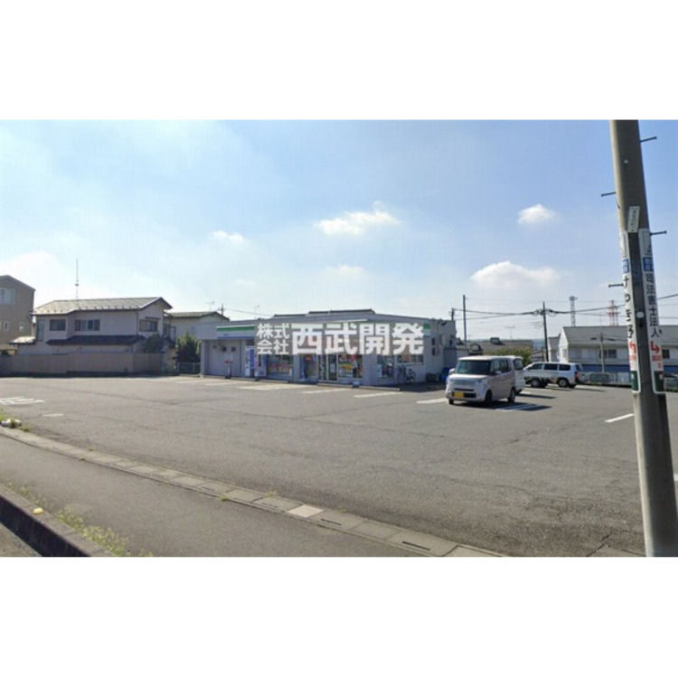 周辺 ファミリーマート飯能青木店(約550m)