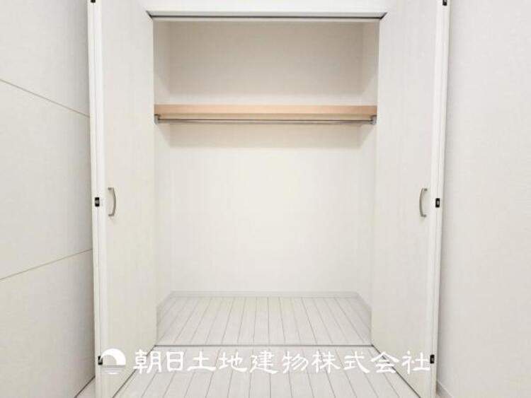 収納 【収納】部屋ごとに設けた収納は住みやすさへのこだわりがあります。シンプルで使いやすい収納スペース。