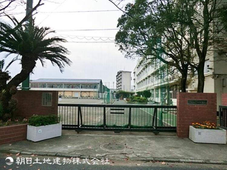 周辺 左近山中学校900ｍ