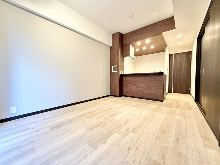 居間 居心地の良い空気感は、暮らしのステージを彩り、心からのやすらぎと満足感を与えてくれます。