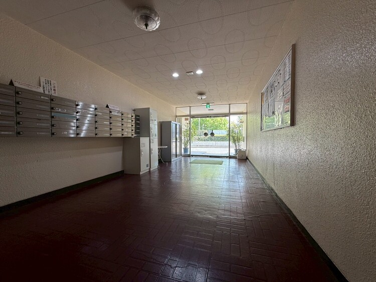 その他 館内は静寂な中が保たれており、管理が行き届いている印象を受けました。