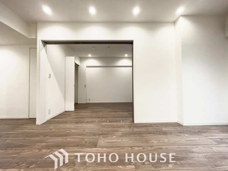 内装 【LIVING】◆陽光◆が差し込む。家族が一緒に過ごす空間は明るく、そして居心地よく。