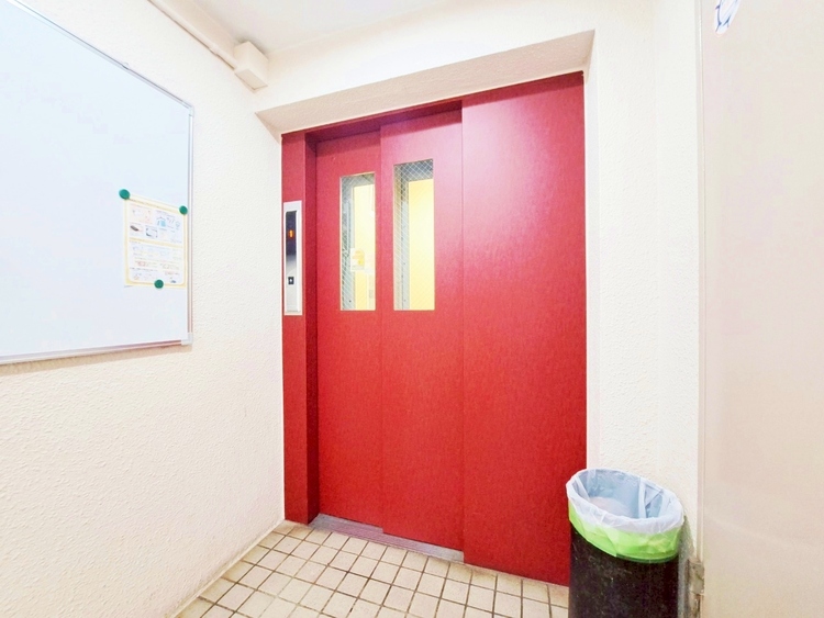 設備 エレベーターの管理も、きちんと行き届いてます。