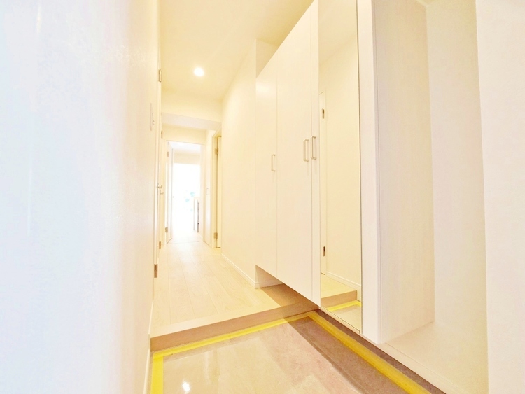 玄関 シューズボックスを完備した玄関です。