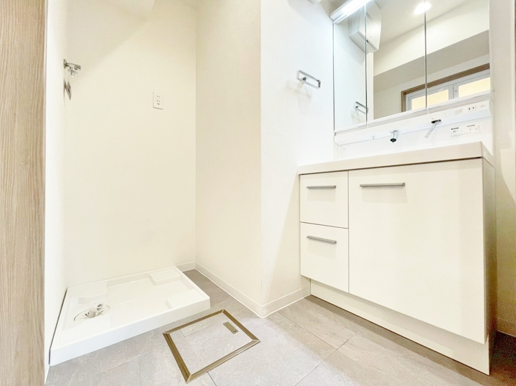 洗面 清潔感と心地よさを重視した、上質感漂うパウダールーム。