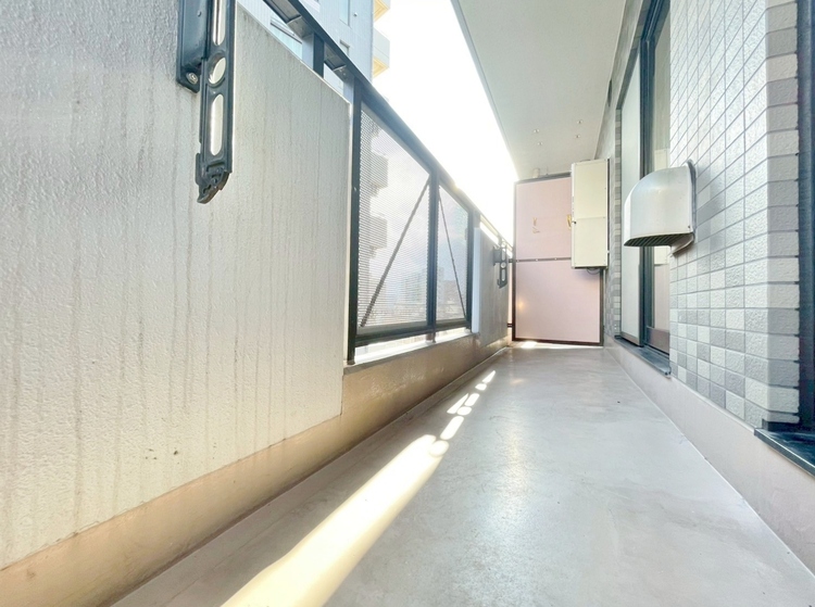 バルコニー 暮らしの中で、光と風を演出してくれるバルコニー。