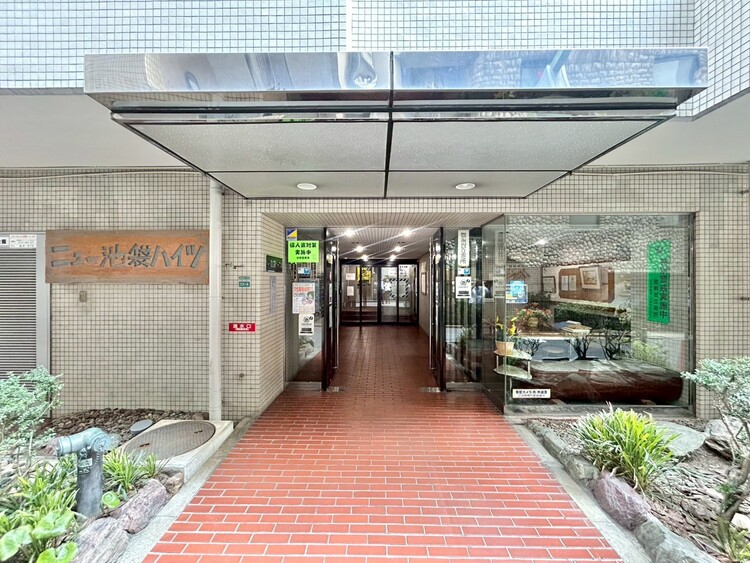 エントランス 外と内をつなぐエントランスは、まさに顔となる場所。