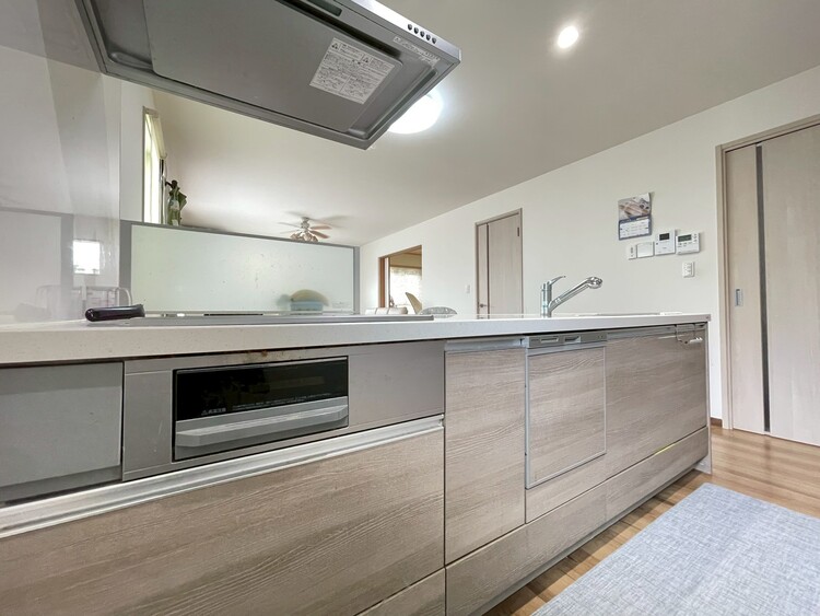 キッチン 洗練されたスタイリッシュなデザイン性と使いやすさを備えた仕様。