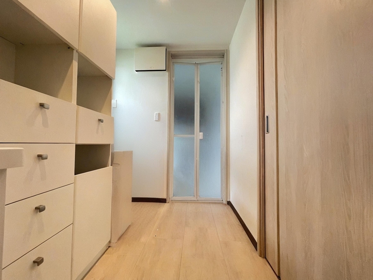 洗面 清潔感と心地よさを重視した、上質感漂うパウダールーム。