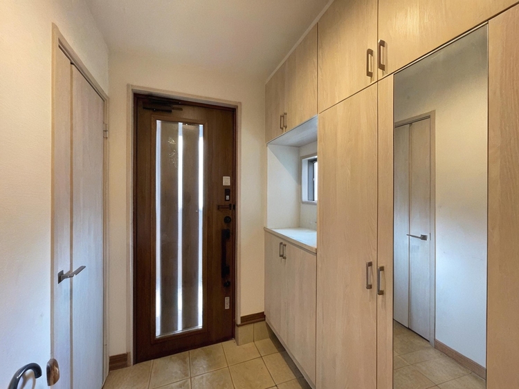 玄関 シューズボックスを完備した玄関です。