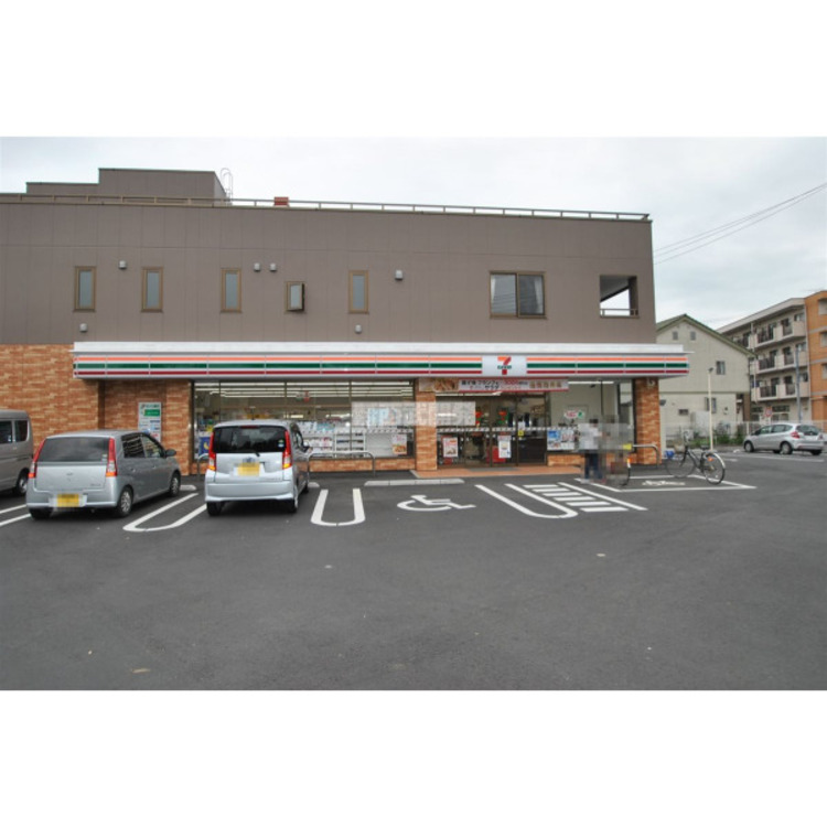 周辺 セブンイレブン狭山東三ツ木店(約420m)