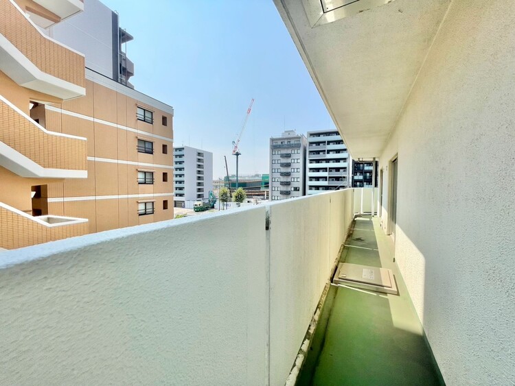 その他 朝の澄んだ空気や、夕方に吹く清々しい風を感じられるバルコニー。