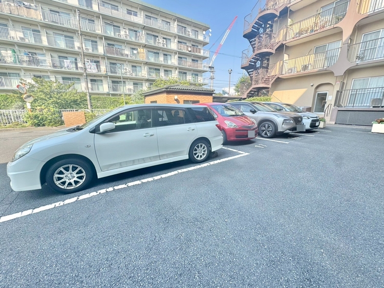 その他 駐車スペースが嬉しいですね。※空き状況は都度ご確認下さい。