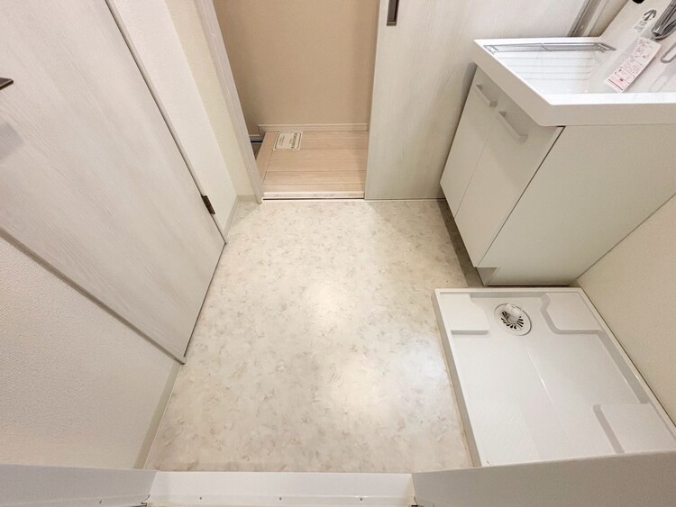 その他 十分な広さの脱衣所。