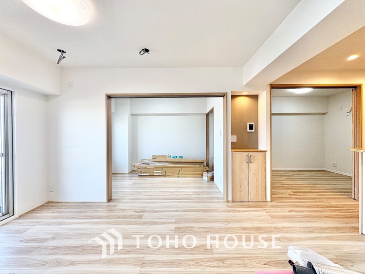 内装 【Green orchestra】◆緑の匂いに誘われて◆目を閉じれば深緑の香り。五感を研ぎ澄まし、日々の疲れを心から癒してくれる。深呼吸するほどに爽やかな薫りたち込める新緑にそと微笑む私達。