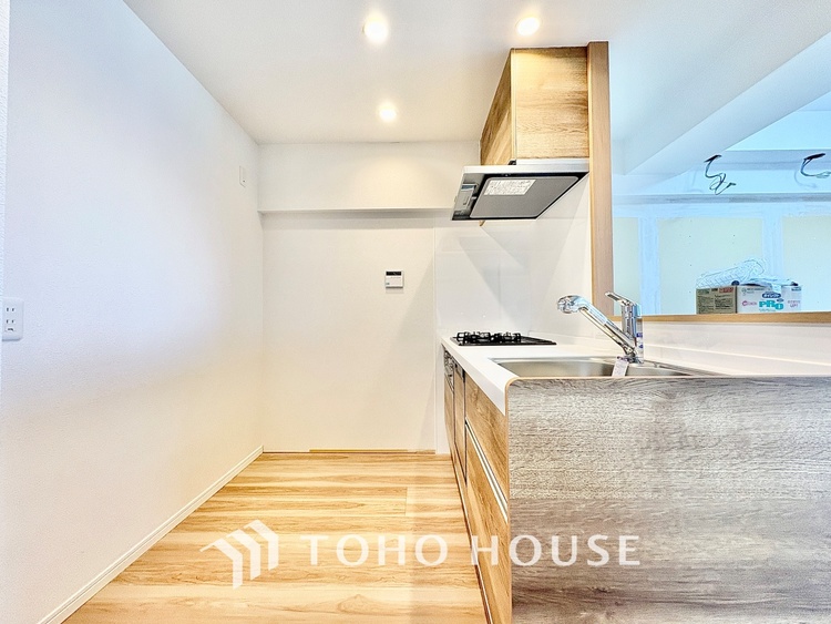 キッチン 【cooking papa is here】料理が苦手な人でも、チャレンジしてみたくなるワイドスパンのキッチン。家族の食卓がここから始まる。