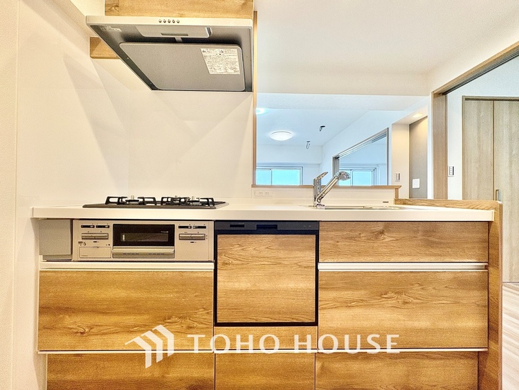 キッチン 【cooking papa is here】料理が苦手な人でも、チャレンジしてみたくなるワイドスパンのキッチン。家族の食卓がここから始まる。