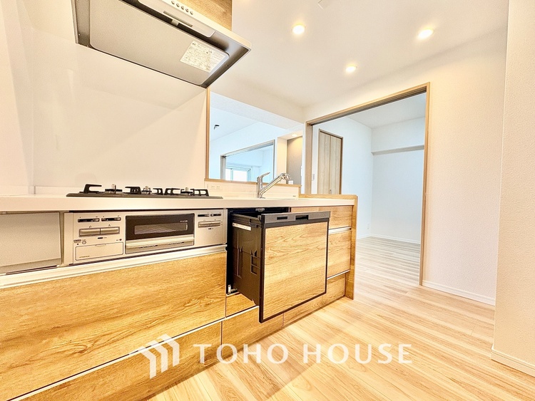 キッチン 【cooking papa is here】料理が苦手な人でも、チャレンジしてみたくなるワイドスパンのキッチン。家族の食卓がここから始まる。