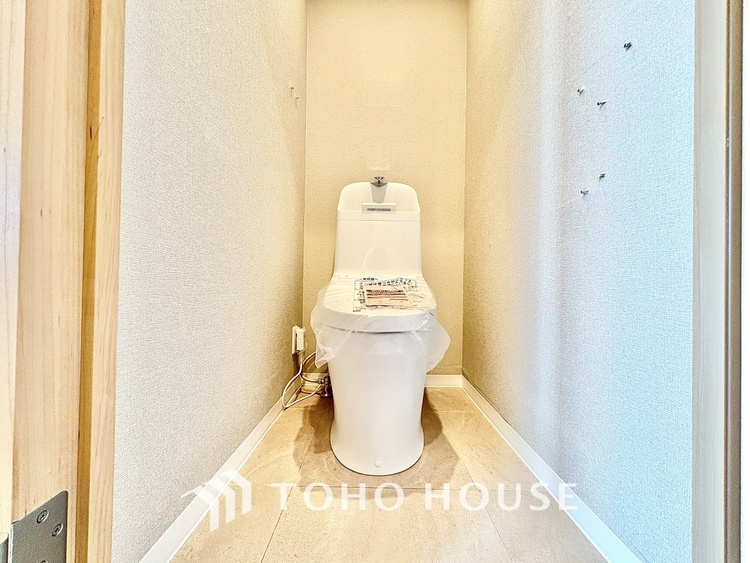 トイレ 【some philosophy was born from here】思索もできる空間。トイレのそんな側面も評価されていい時代かなと。