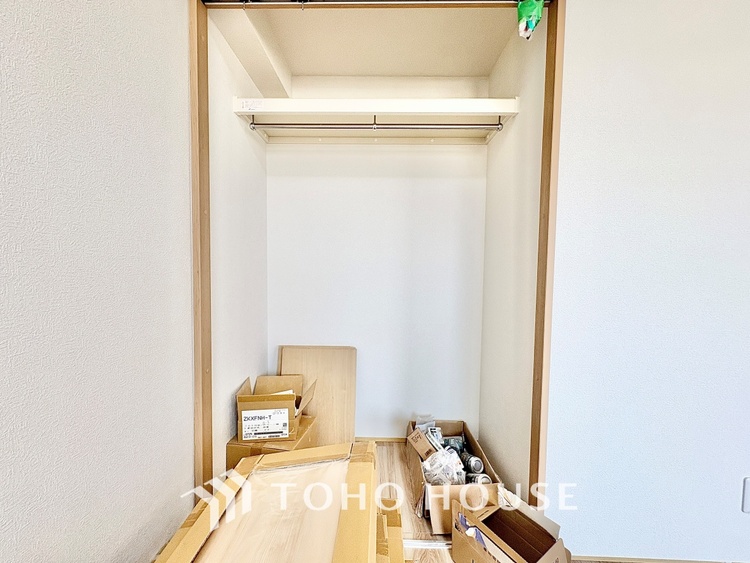 収納 【a closet full of dreams】しまいきれない思い出はクローゼットに。いつでも取り出せる広さが生活を彩る。