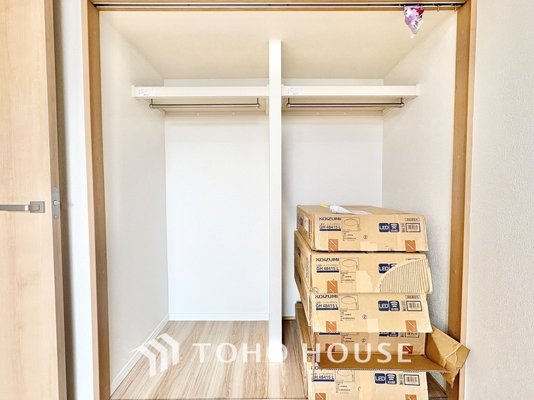 収納 【a closet full of dreams】しまいきれない思い出はクローゼットに。いつでも取り出せる広さが生活を彩る。