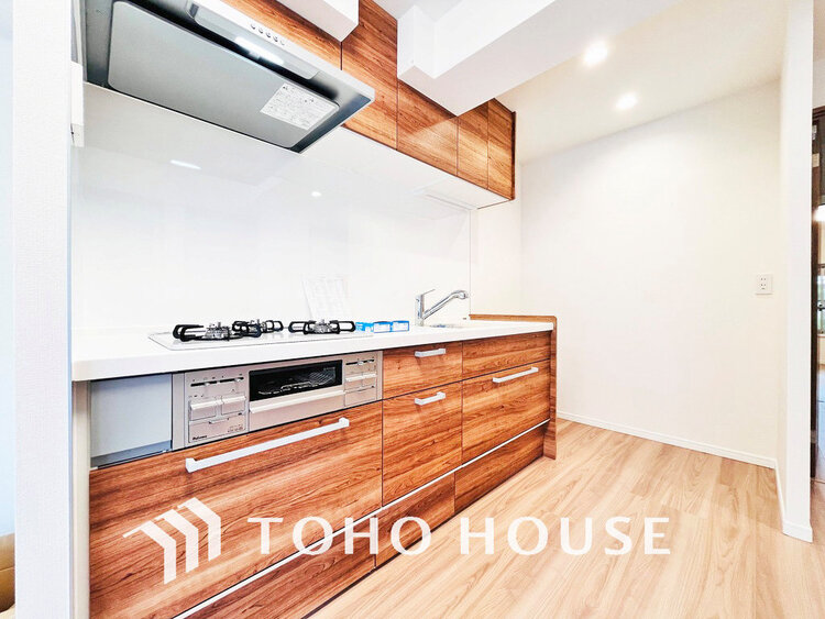 キッチン 落ち着きのあるカラーで統一された清潔感と気品が溢れるキッチン