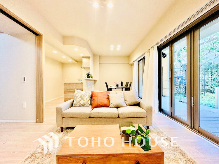 内装 ゆったりとくつろげる上質なリビングダイニング