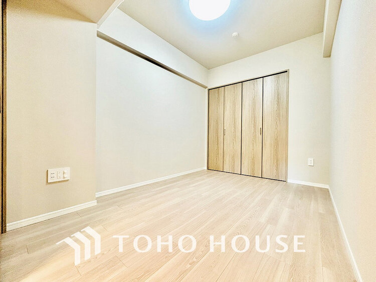 内装 シンプルですっきりとした室内は飽きのこない居心地の良い雰囲気