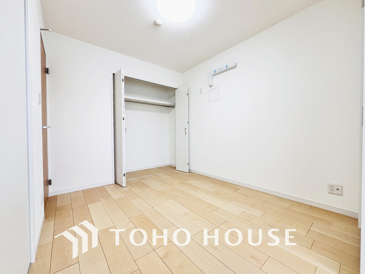 内装 感性を育むプライベートルームはシンプルでスマートな空間