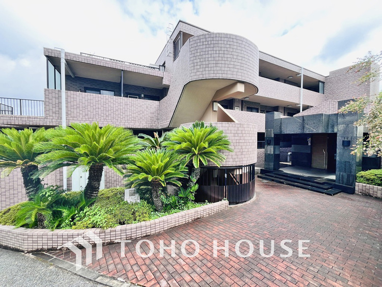 外観 〜南東向き・高台に立地したマンション〜眺望・陽当り良好なお部屋〜新規リノベーション実施〜