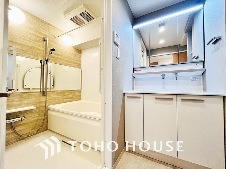 洗面 大きな洗面鏡付き、朝の身支度も楽しくなりますね