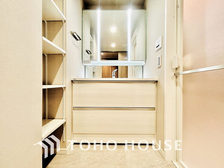 洗面 大きな洗面鏡付き、朝の身支度も楽しくなりますね