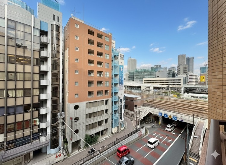 バルコニー 頬をなでる、優しい風を感じることが出来ます。