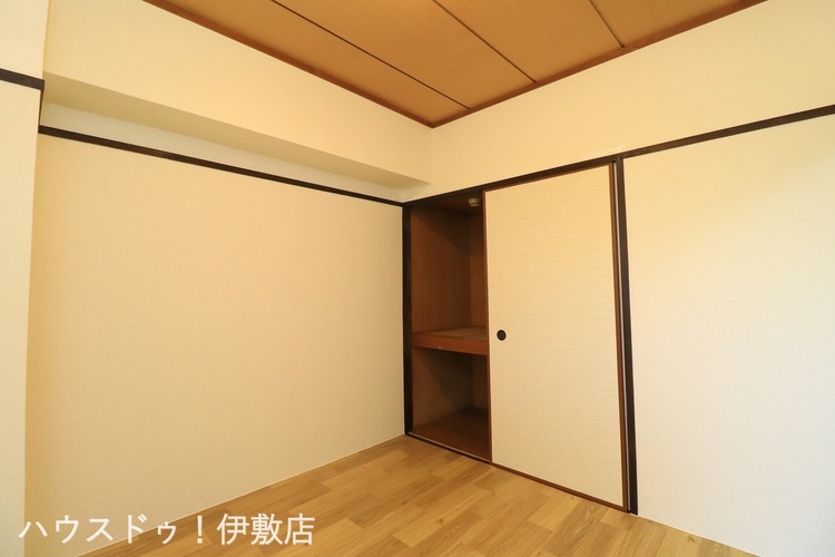 内装 【洋室4.5帖】収納付き！