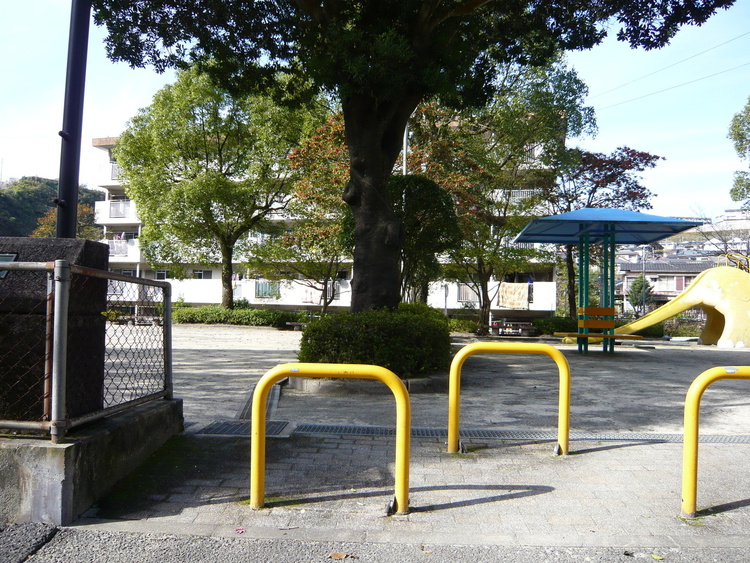 周辺 日当平公園 徒歩 約5分（約360m）