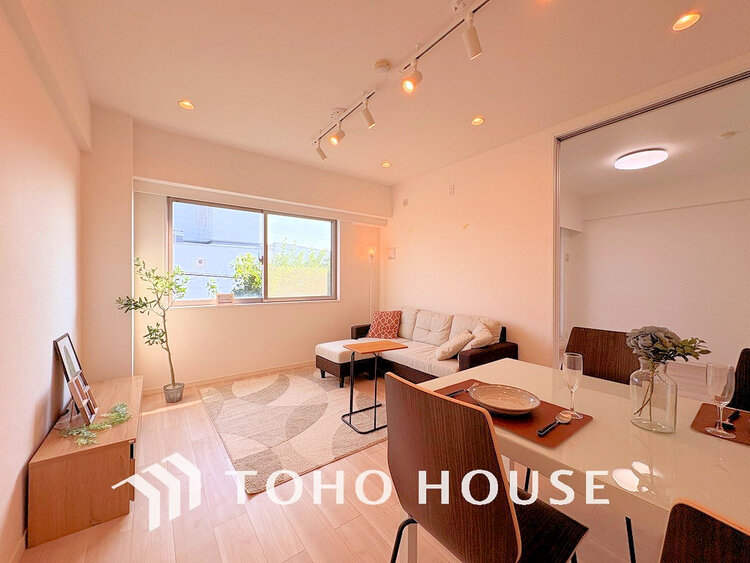 内装 家族みんなが爽やかに過ごせるように、光をたっぷり取り込んだLDK