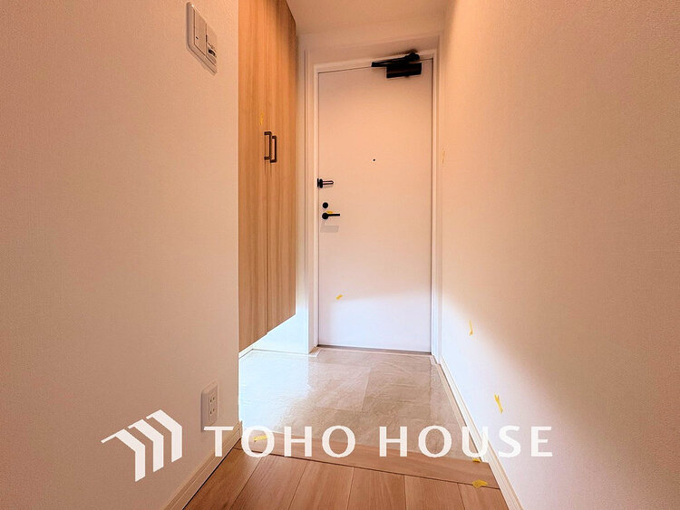 玄関 落ち着いた雰囲気の玄関、家族の帰りを暖かく迎えてくれます