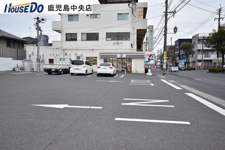 周辺 【セブンイレブン鹿児島田上3丁目店】鹿児島市田上3丁目にあるコンビニです。設備・サービス　ATM、マルチコピー機、お会計セルフレジ、店舗留置サービス、セブンミール、たばこ… 徒歩 約6分（約440m）