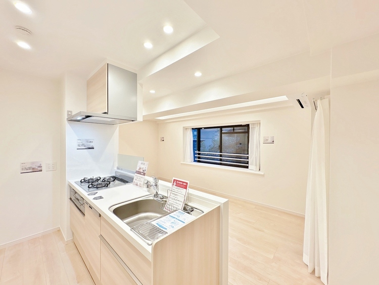 居間 居心地の良い空気感は、暮らしのステージを彩り、心からのやすらぎと満足感を与えてくれます。