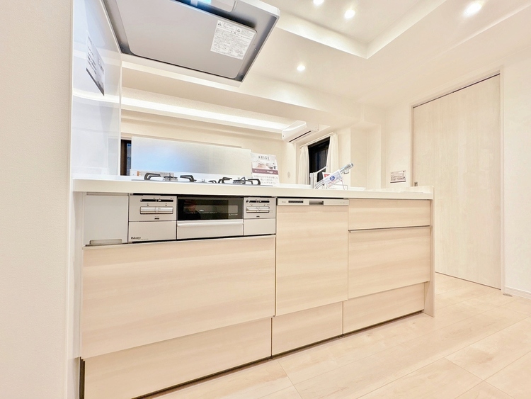 キッチン 洗練されたスタイリッシュなデザイン性と使いやすさを備えた仕様。