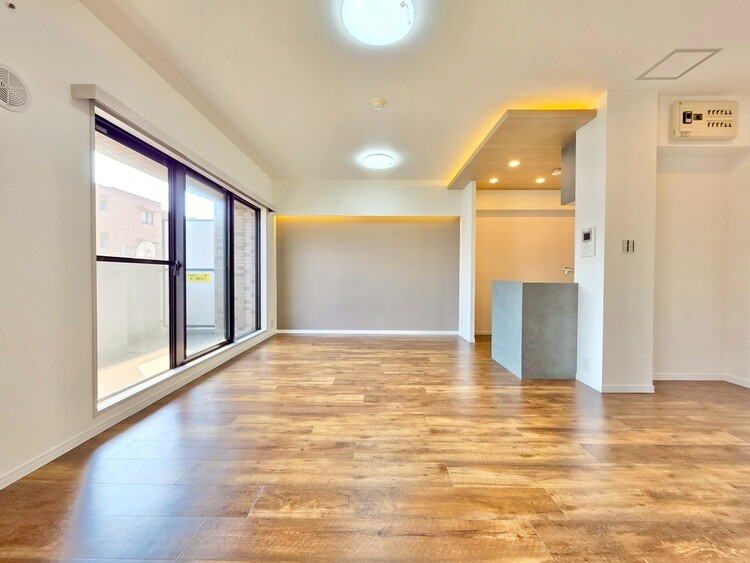 居間 居心地の良い空気感は、暮らしのステージを彩り、心からのやすらぎと満足感を与えてくれます。