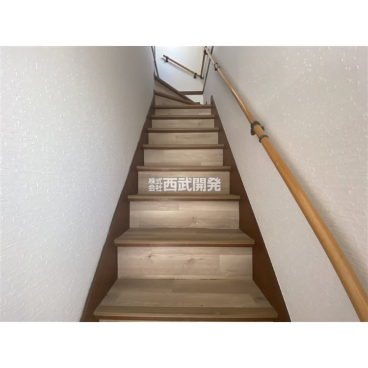 その他 手すり付き階段
