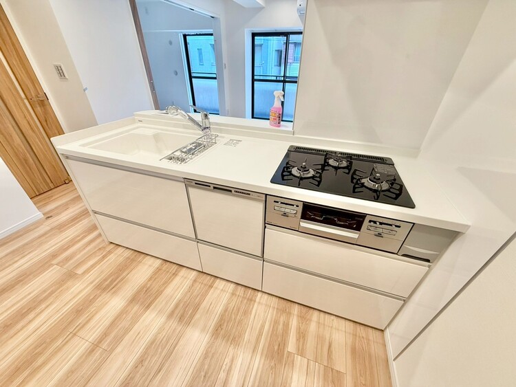 その他 開放感のあるキッチンスペース。調理をしながら、会話も弾みそうですね。