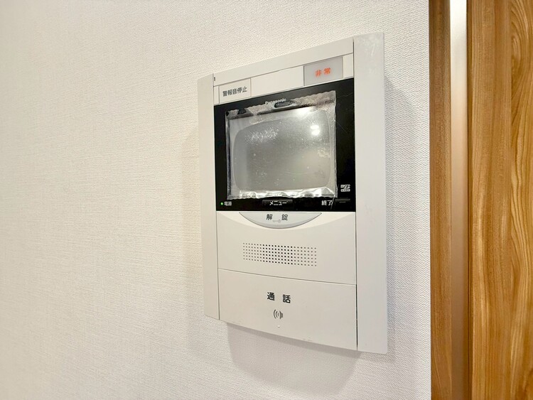 その他 誰が来てもわかる様にモニター付きインターホンを設置。