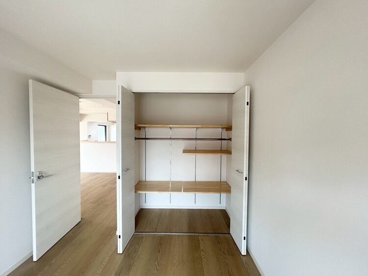 その他 収納スペースが付いていて、お部屋を広く使っていただけます。