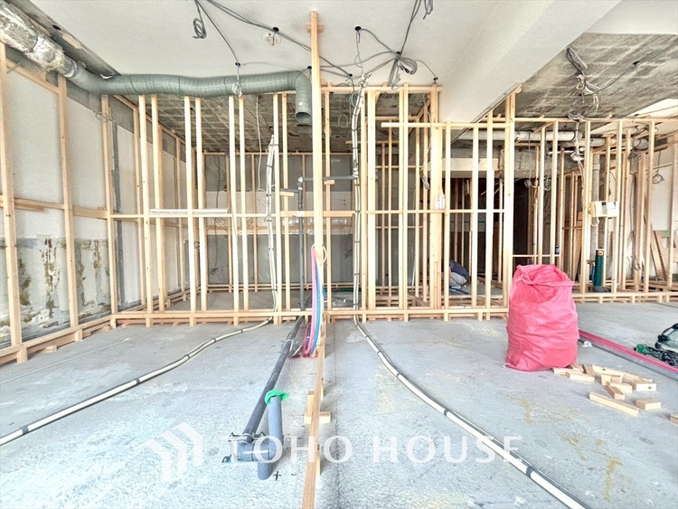 内装 【改装中】感性を育むプライベートルームはシンプルでスマートな空間。好みの空間で読書をしたり、音楽を聞いたりと一人の時間も充実したものにできます。