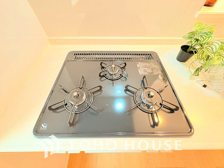 その他 3口ガスコンロでお料理のスピードもUP。効率よくお料理できますね