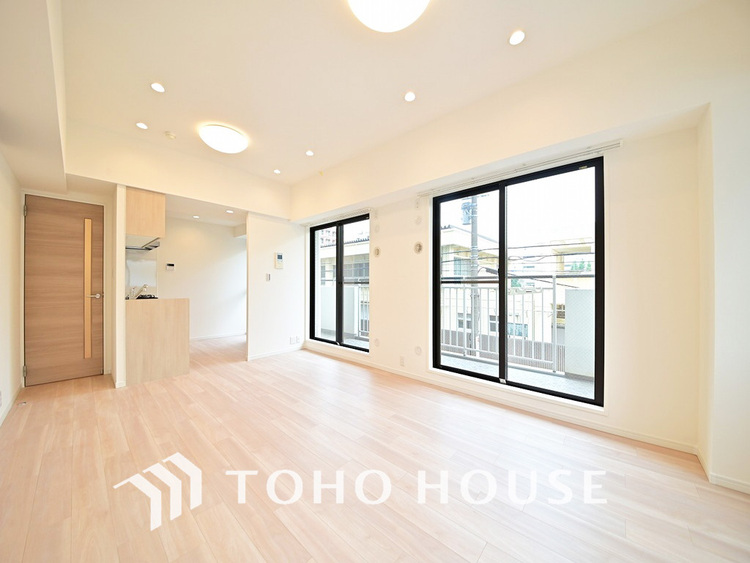 内装 広がりのある住空間、家族が集まるリビング・ダイニング