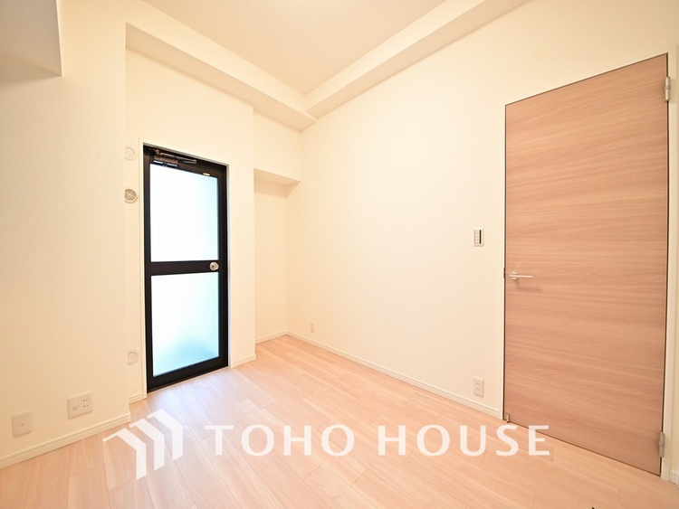 内装 シンプルですっきりとした室内は飽きのこない居心地の良い雰囲気です